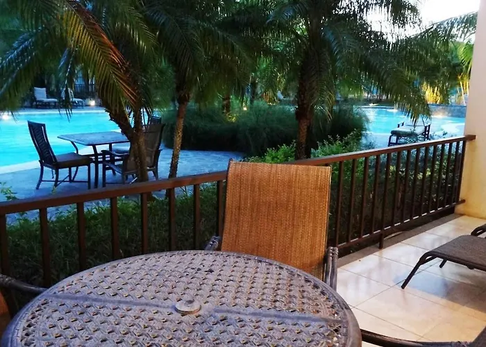 Сasa de vacaciones Ground-floor Unit In Front Of Lazy River Pool At Pacifico In *