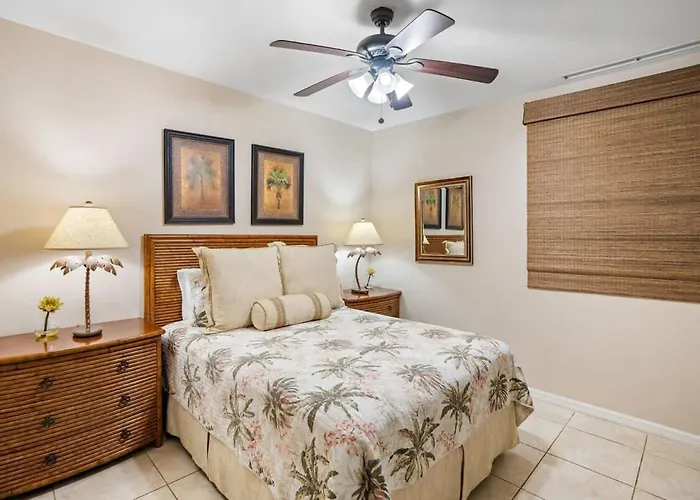 Сasa de vacaciones Ground-floor Unit In Front Of Lazy River Pool At Pacifico In *