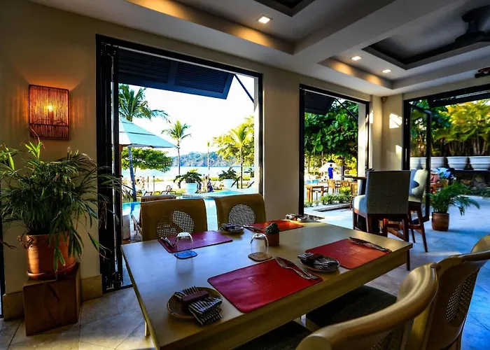 Сasa de vacaciones Ground-floor Unit In Front Of Lazy River Pool At Pacifico In Coco