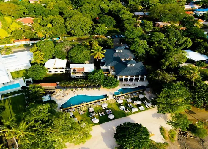 Ground-floor Unit In Front Of Lazy River Pool At Pacifico In Coco
